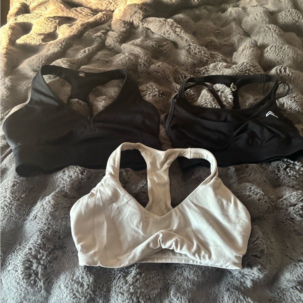 Lot of 3 XS sports bras.  Oner active soft motion and free people. - Picture 3 of 10